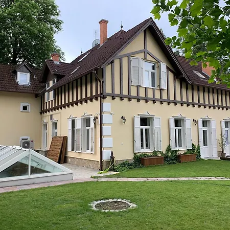 Uhu Villa 750 m2 - Budapest-2